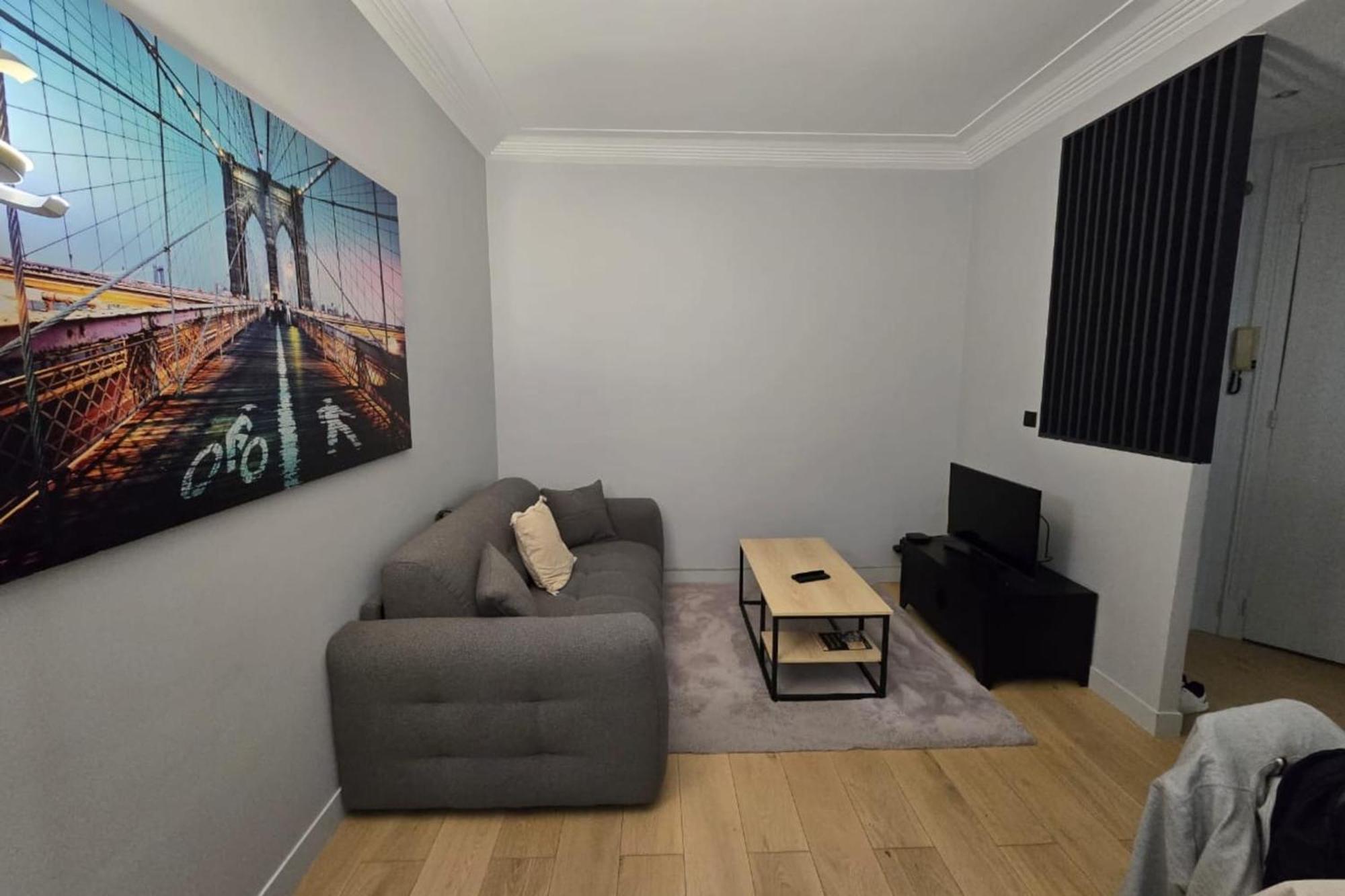 Terne Maillot - Gaston Bertandeau 1dbr Apartment Paris